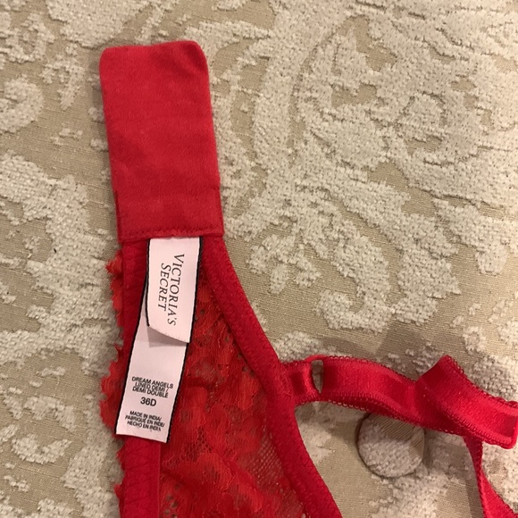 Victoria’s Secret bra size 36D - Picture 3 of 3